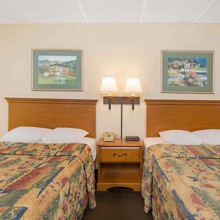 Garden Inn Fredricksburg South Фредериксбърг Екстериор снимка