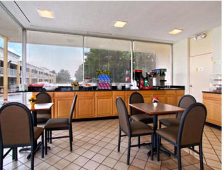 Garden Inn Fredricksburg South Фредериксбърг Екстериор снимка